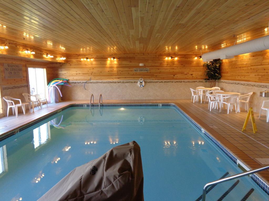 Country & By Radisson, Forest Lake, Mn 3*
