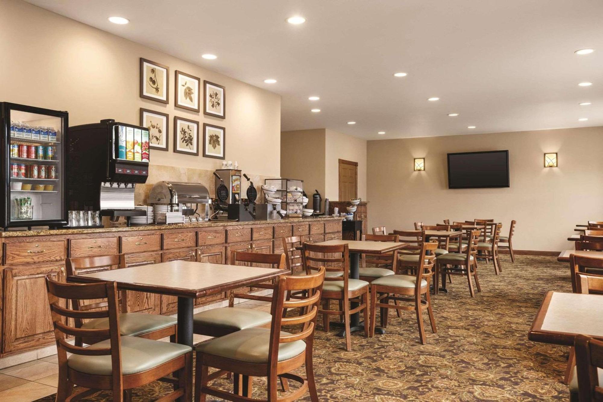 Country & By Radisson, Forest Lake, Mn Hotel