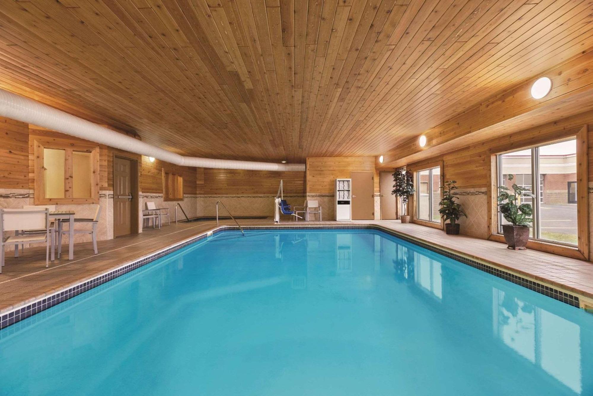 Country & By Radisson, Forest Lake, Mn Hotel 3*