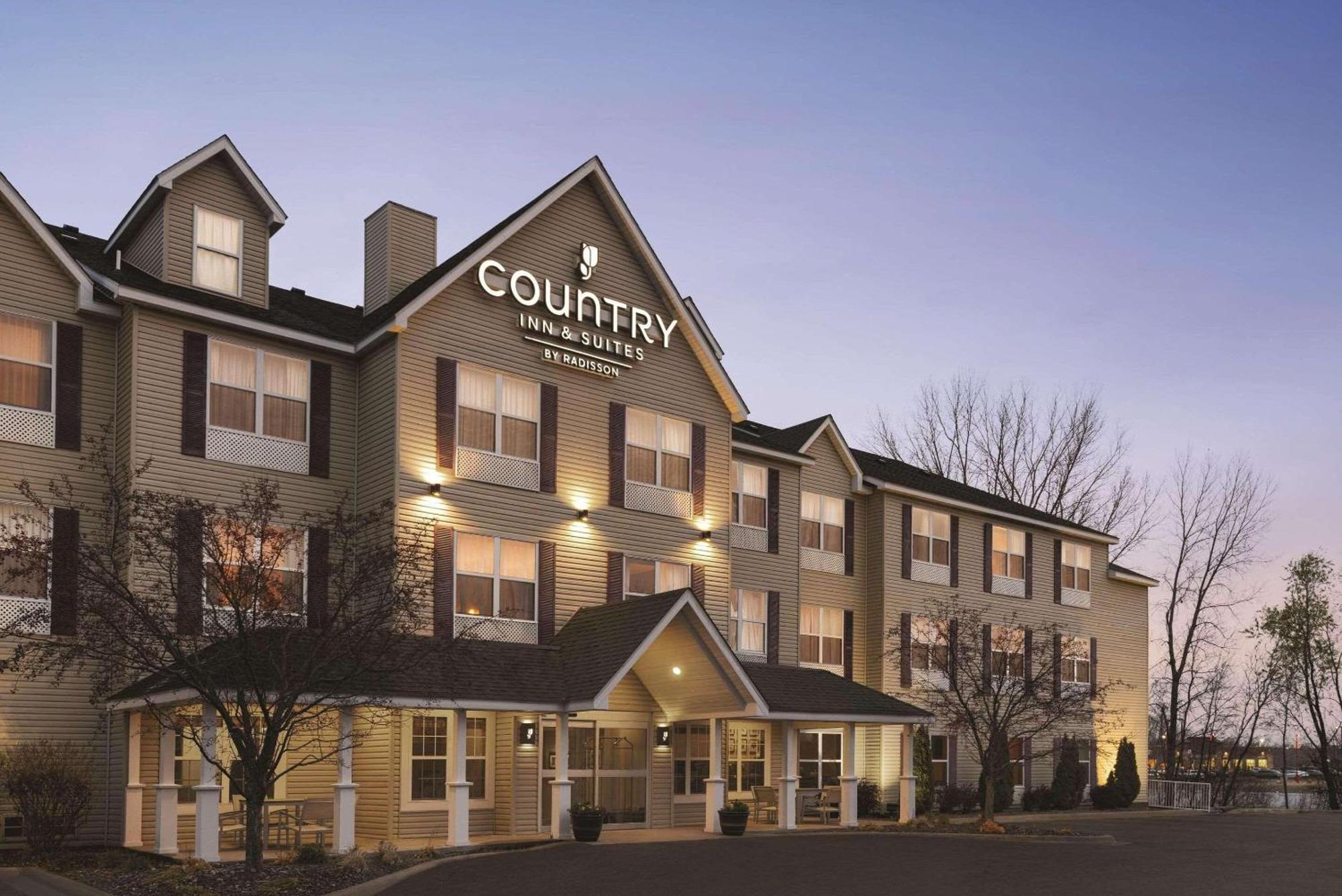 Country & By Radisson, Forest Lake, Mn Hotel 3*